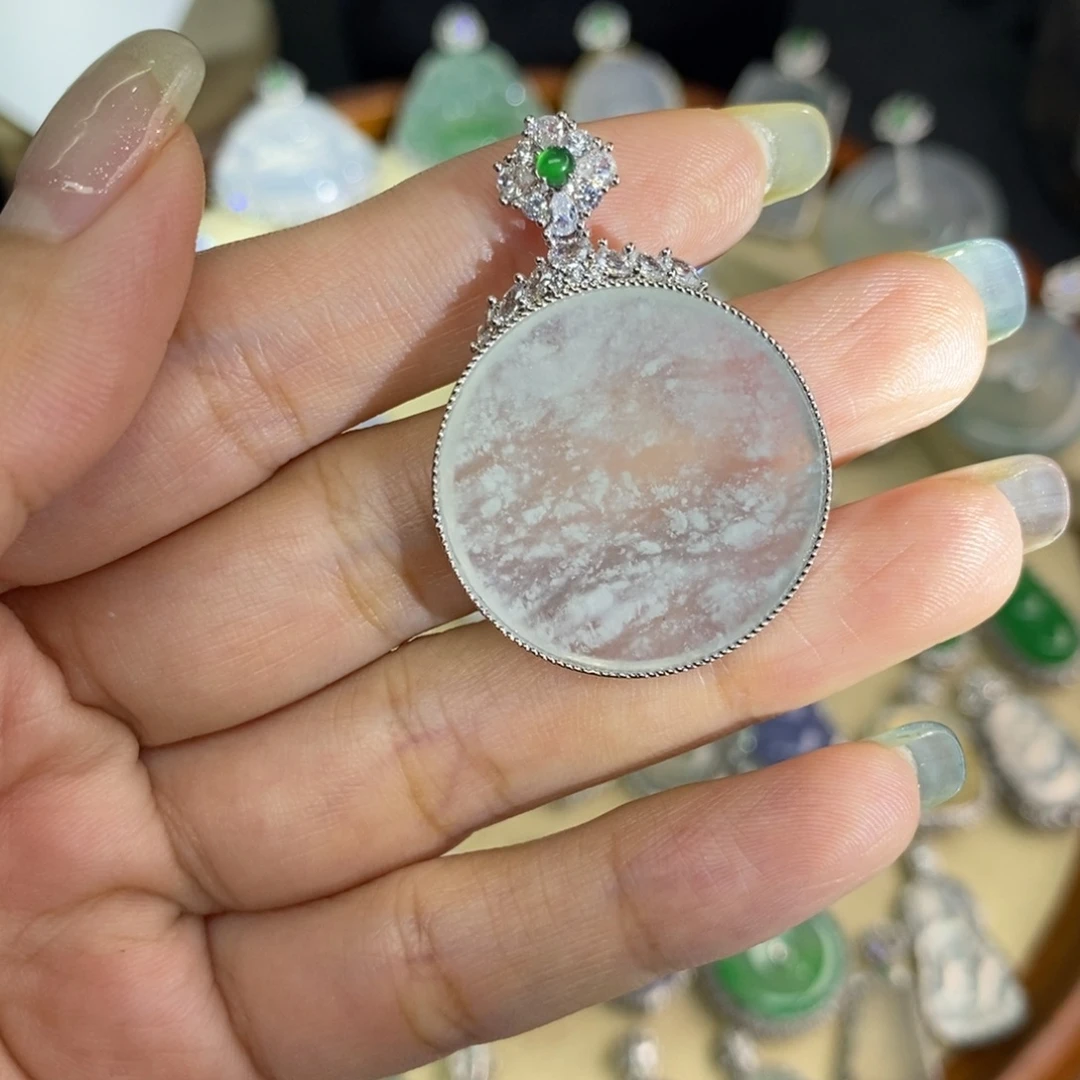 翡翠18K金镶嵌颈饰A货翡翠