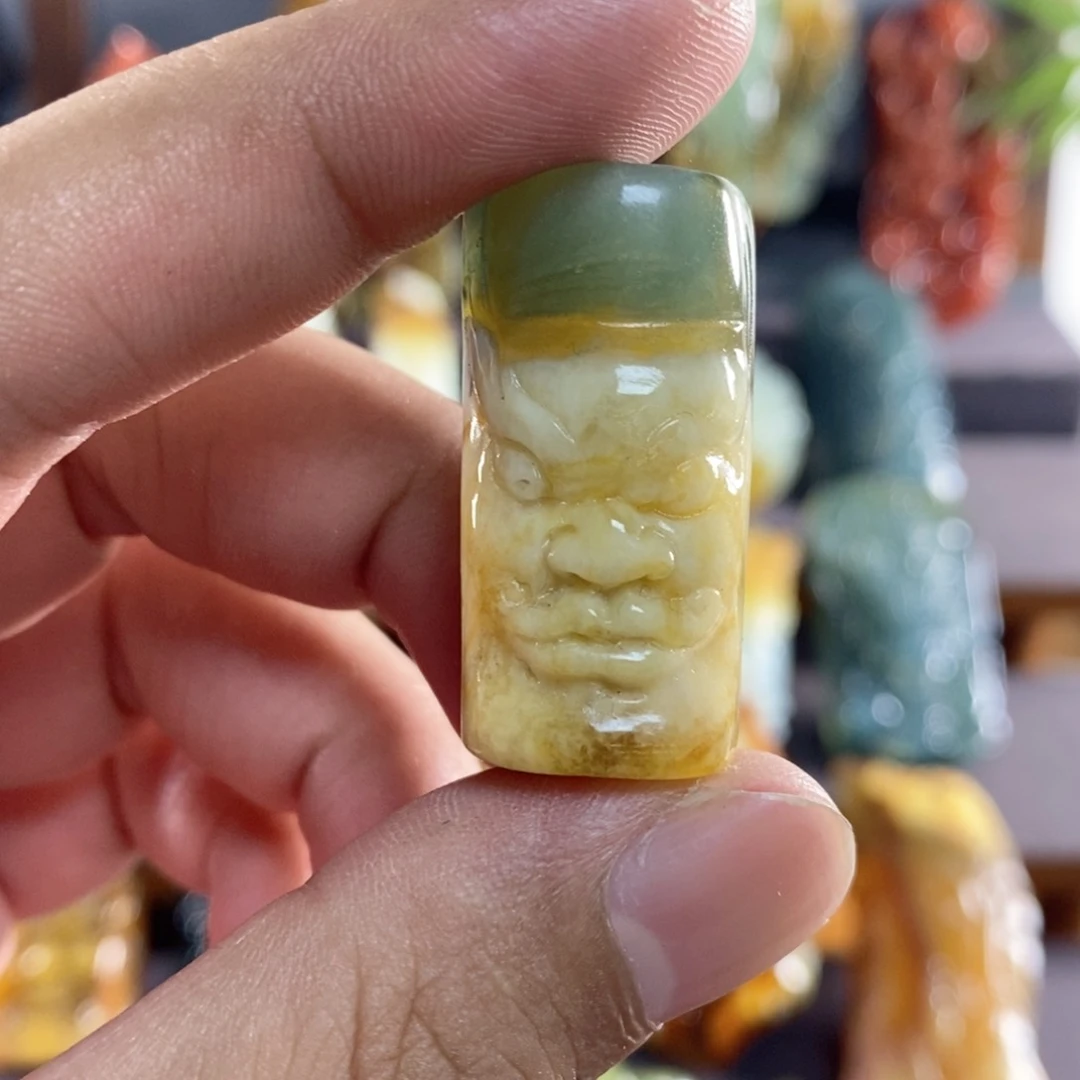 蛇纹石玉未镶嵌花玉挂件