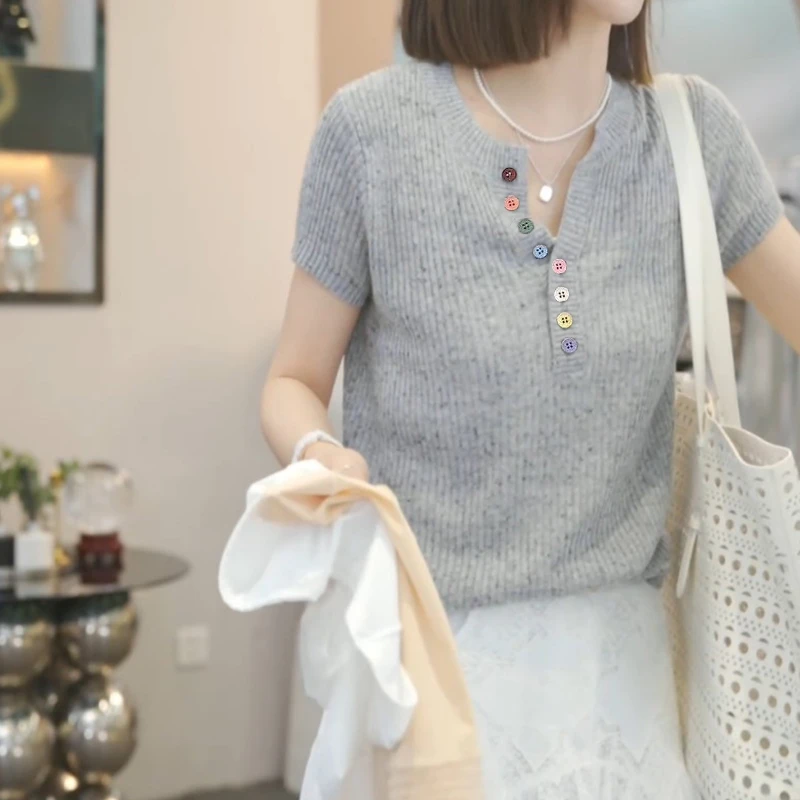 【调皮纽扣】2025春季新款时尚气质休闲打底时尚针织衫短袖167