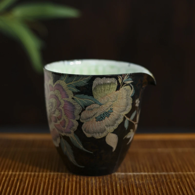 阿茶 缂丝公道杯（小花纹随机）（洞尚S0252）