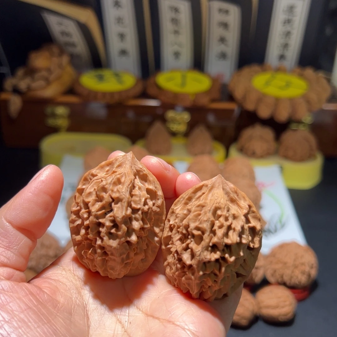 常***青把件文玩核桃剑龙