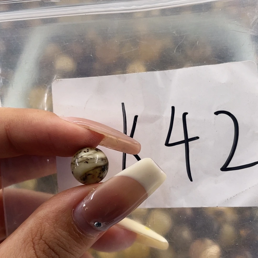 琥珀未镶嵌裸石10.2福利