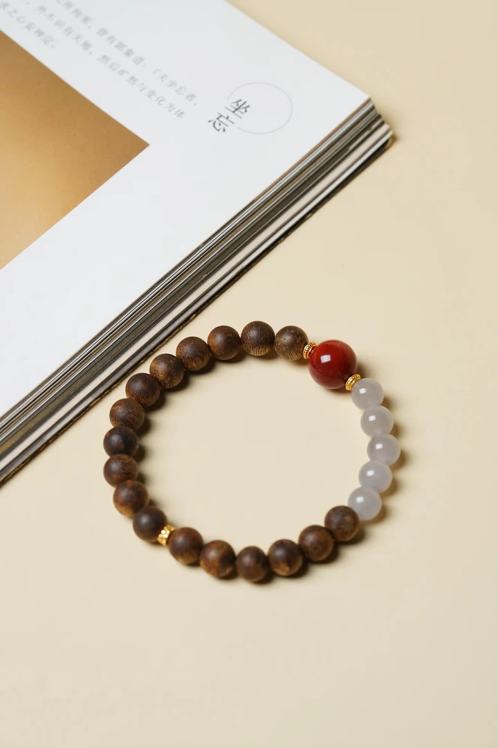 沉香【胭脂扣】南红 /和田玉 沉香手串