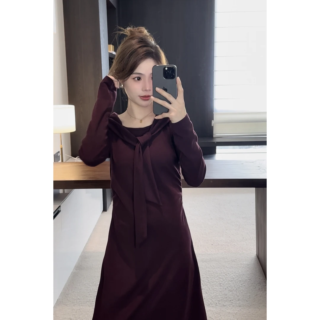【一眼沦陷】秋冬披肩领口显瘦时尚设计修身长袖连衣裙8124