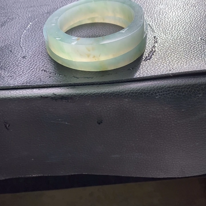 定制翡翠未镶嵌翡翠手镯