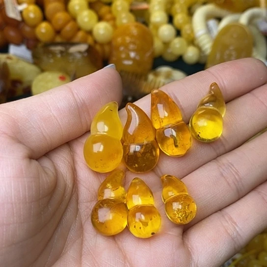未镶嵌琥珀珠宝奇石
