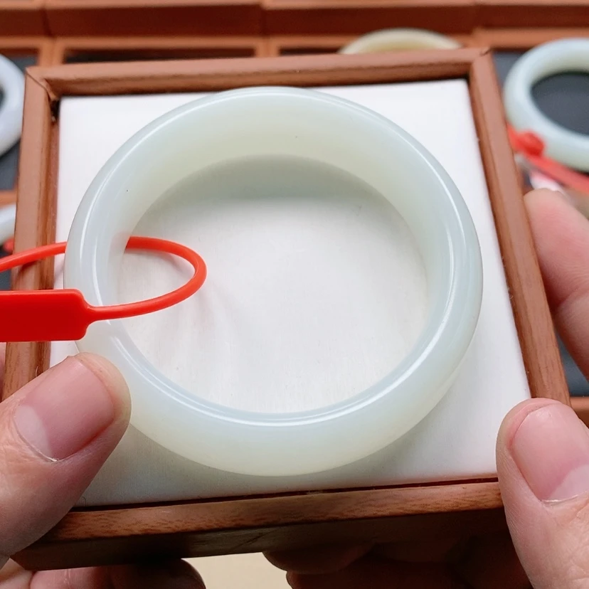 【闪购商品】未镶嵌手镯和田玉