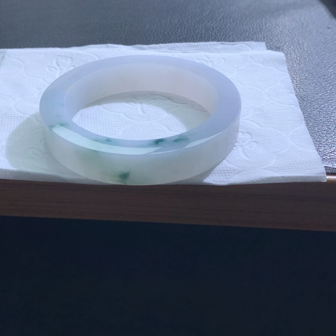 定制翡翠未镶嵌翡翠手镯牛奶白飘花