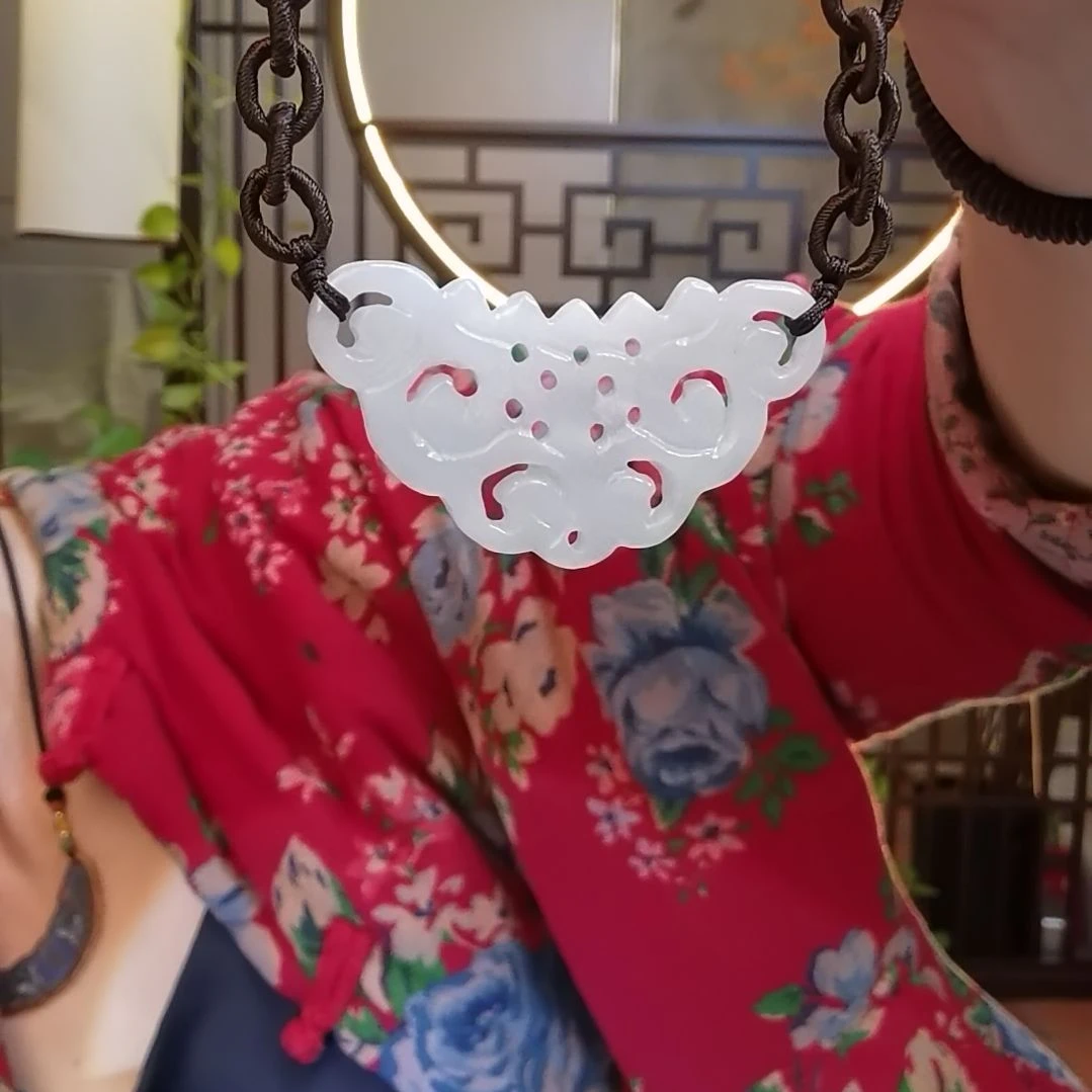 翡翠颈饰未镶嵌！！！！