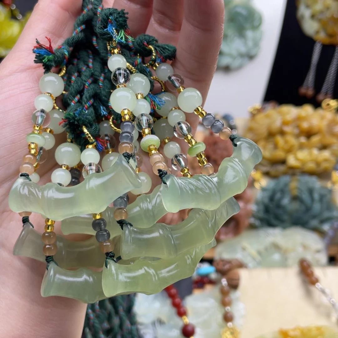 未镶嵌蛇纹石玉颈饰