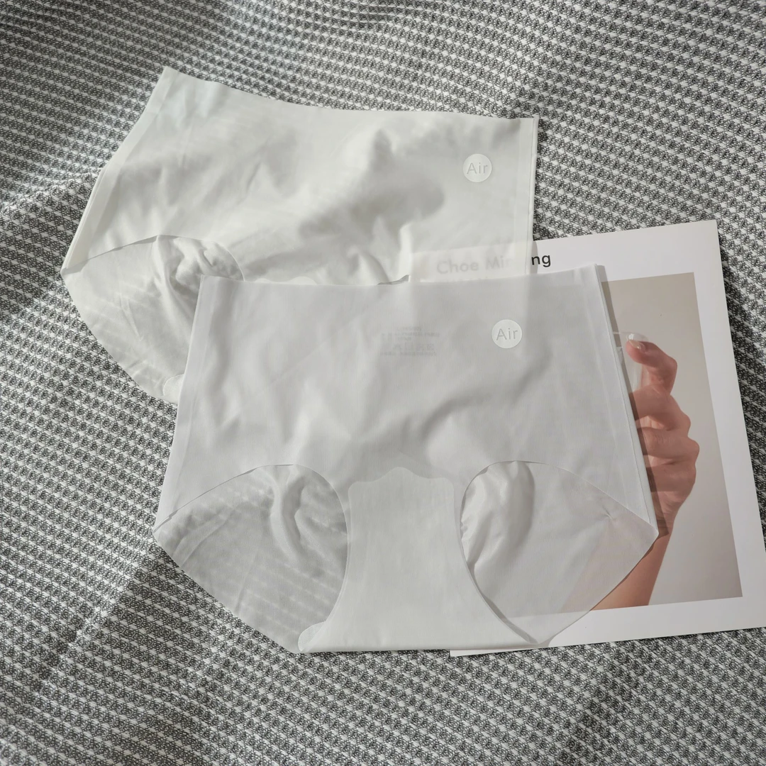 【ZhenQi】3D蜜桃臀无痕轻薄速干高腰冰丝面膜裤轻盈不勒腿女士内裤