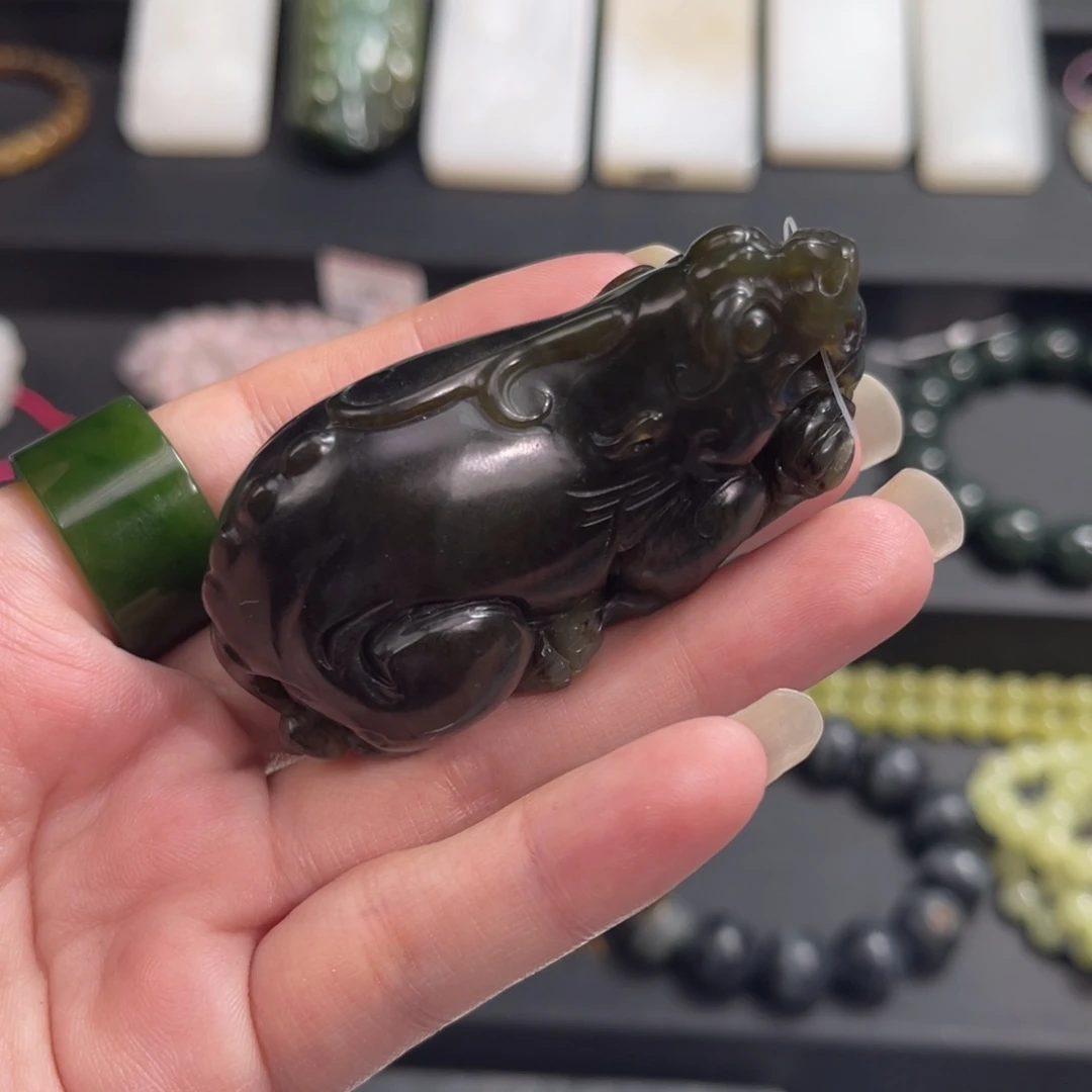 夏***牌和田玉未镶嵌手链