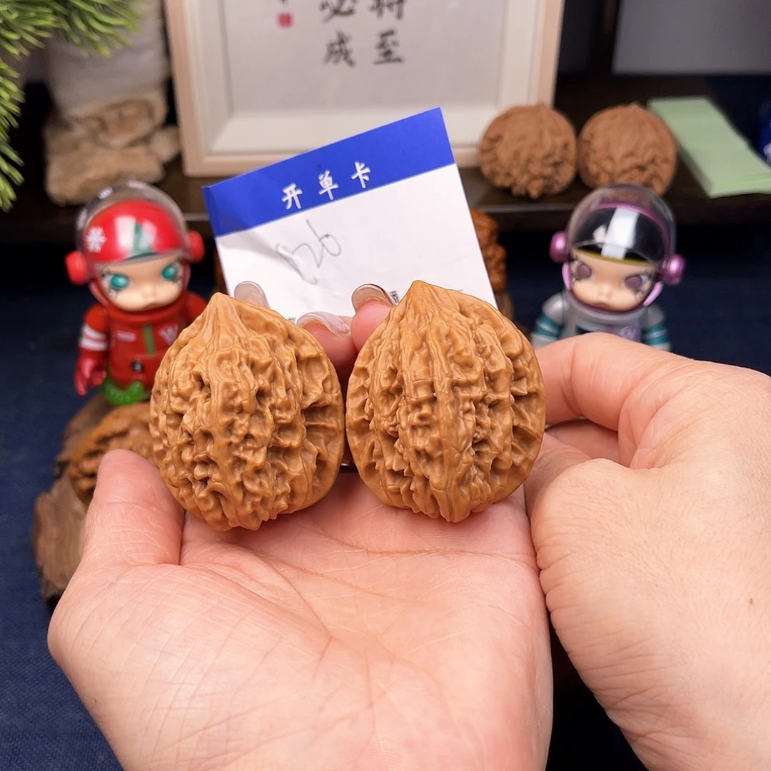 文玩核桃吊坠老树鸡心40