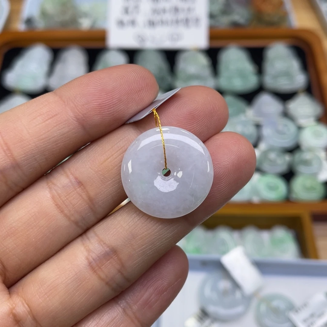 颈饰未镶嵌翡翠平安扣