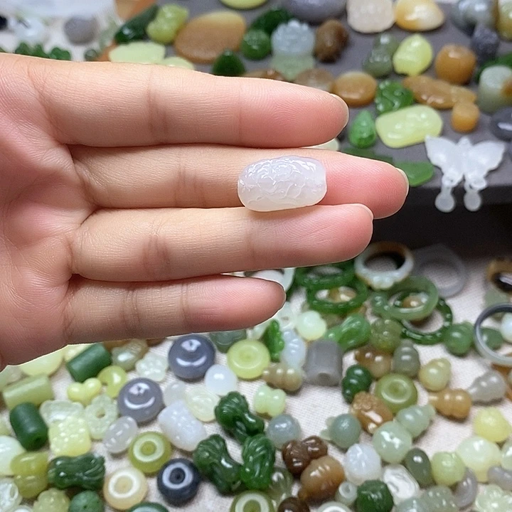 未镶嵌和田玉挂件