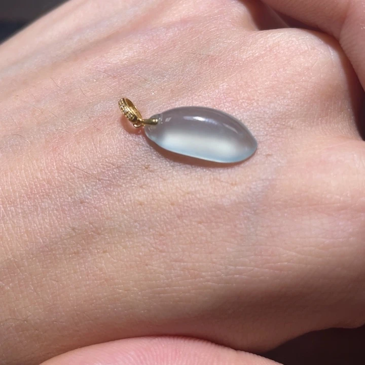 翡翠18K金镶嵌颈饰福瓜