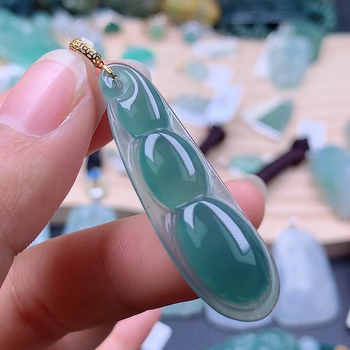 【闪购商品】翡翠颈饰18K金镶嵌翡翠吊坠