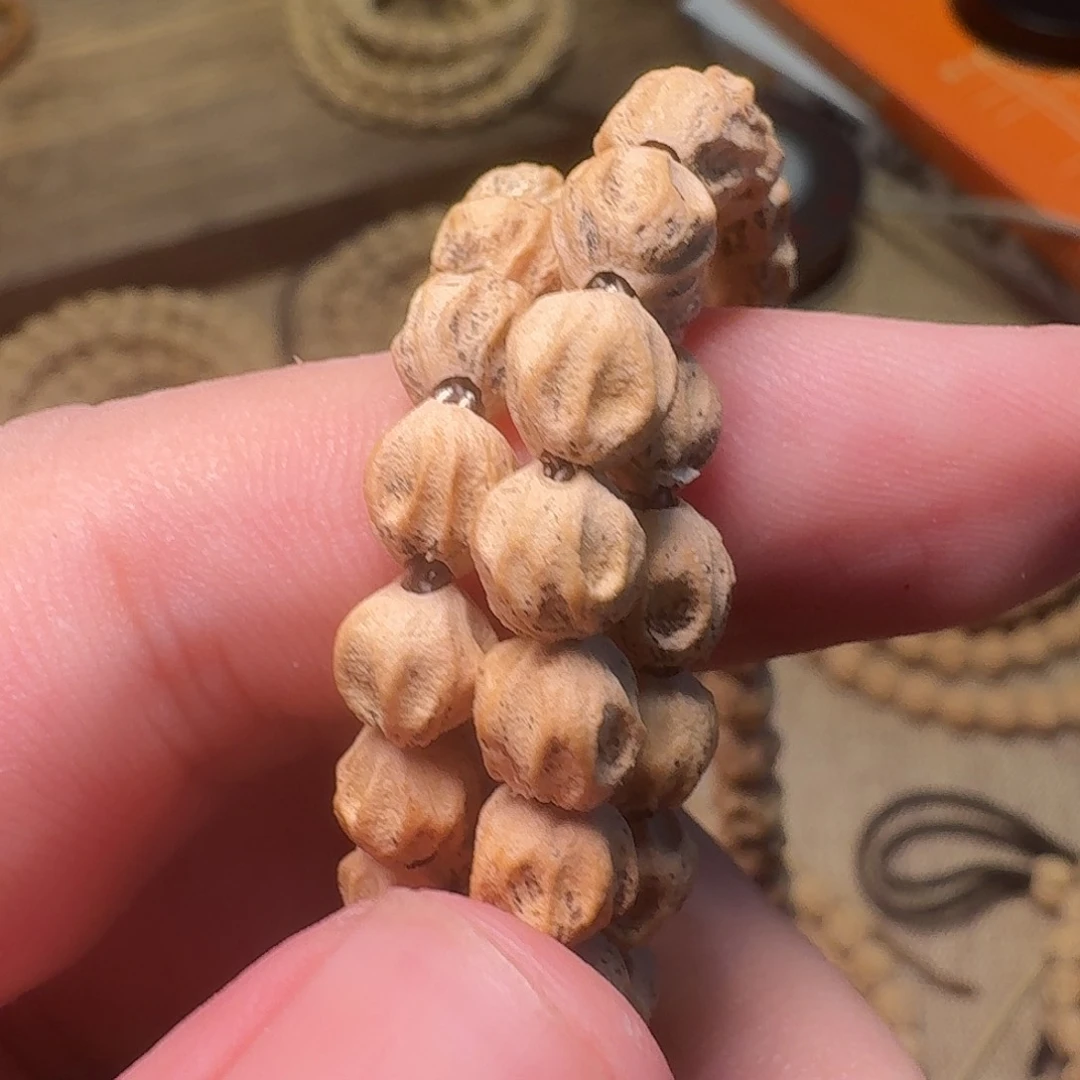 胡***安柏香籽/百香籽吊坠