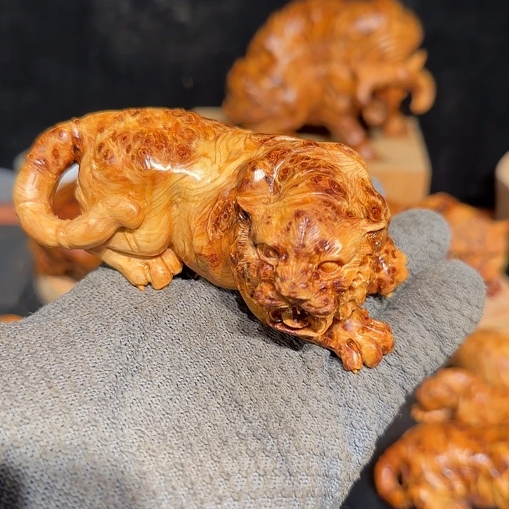 柏木一**香太行崖柏老虎