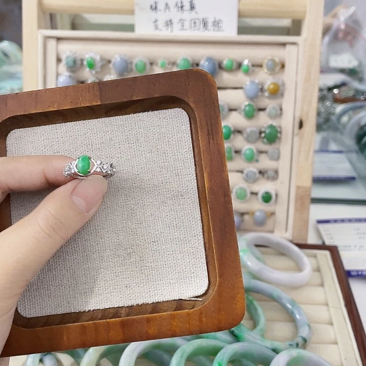 翡翠未镶嵌颈饰天然翡翠Ａ货