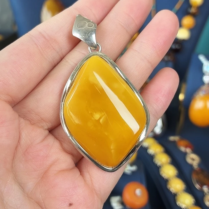 琥珀银S925镶嵌颈饰