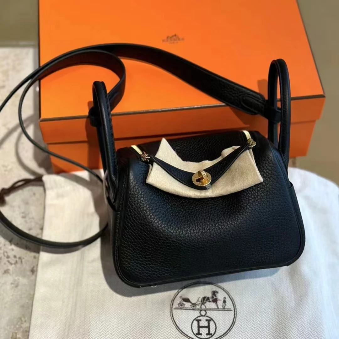 99新 Hermes/爱马仕 蔚蓝/黑金 mini lindy U刻 斜挎包