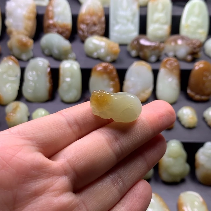 和田玉（糖玉）未镶嵌颈饰