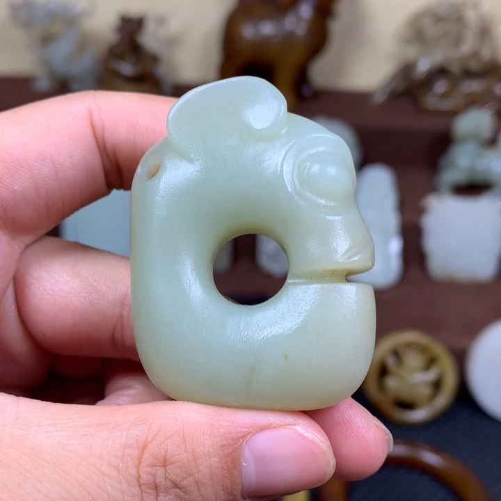 和田玉（糖玉）未镶嵌把件