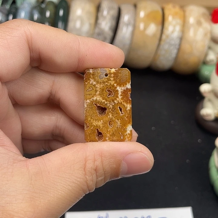 硅化珊瑚（珊瑚玉）未镶嵌吊坠(不含链)