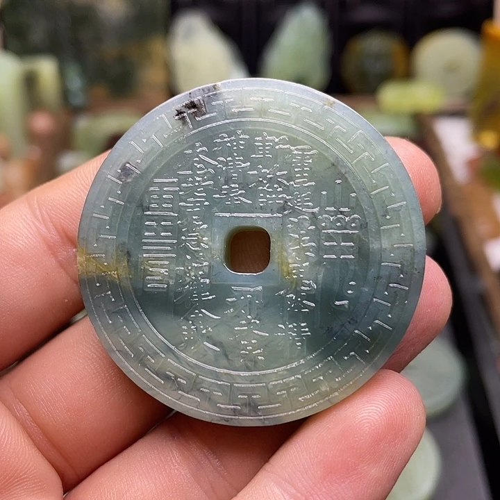 蛇纹石玉挂件未镶嵌