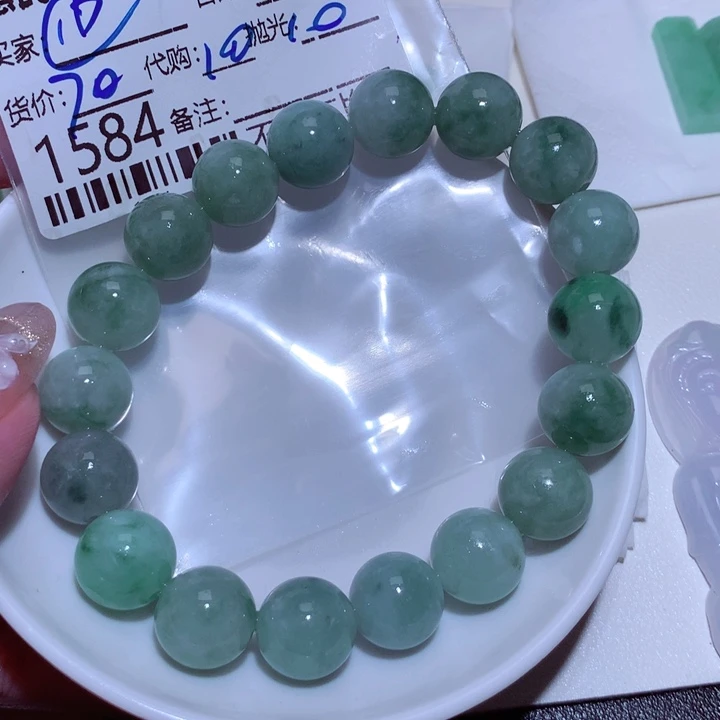 定制翡翠未镶嵌边**姐