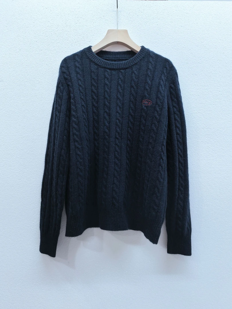 原创 山羊绒+绵羊毛绞花圆领羊绒衫打底套头秋冬宽松型