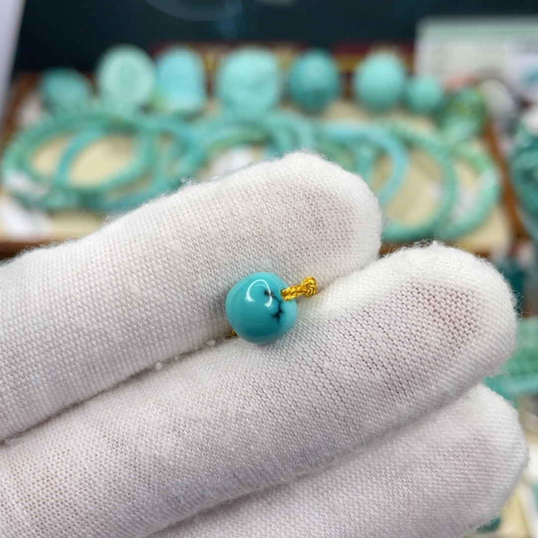 绿松石未镶嵌颈饰