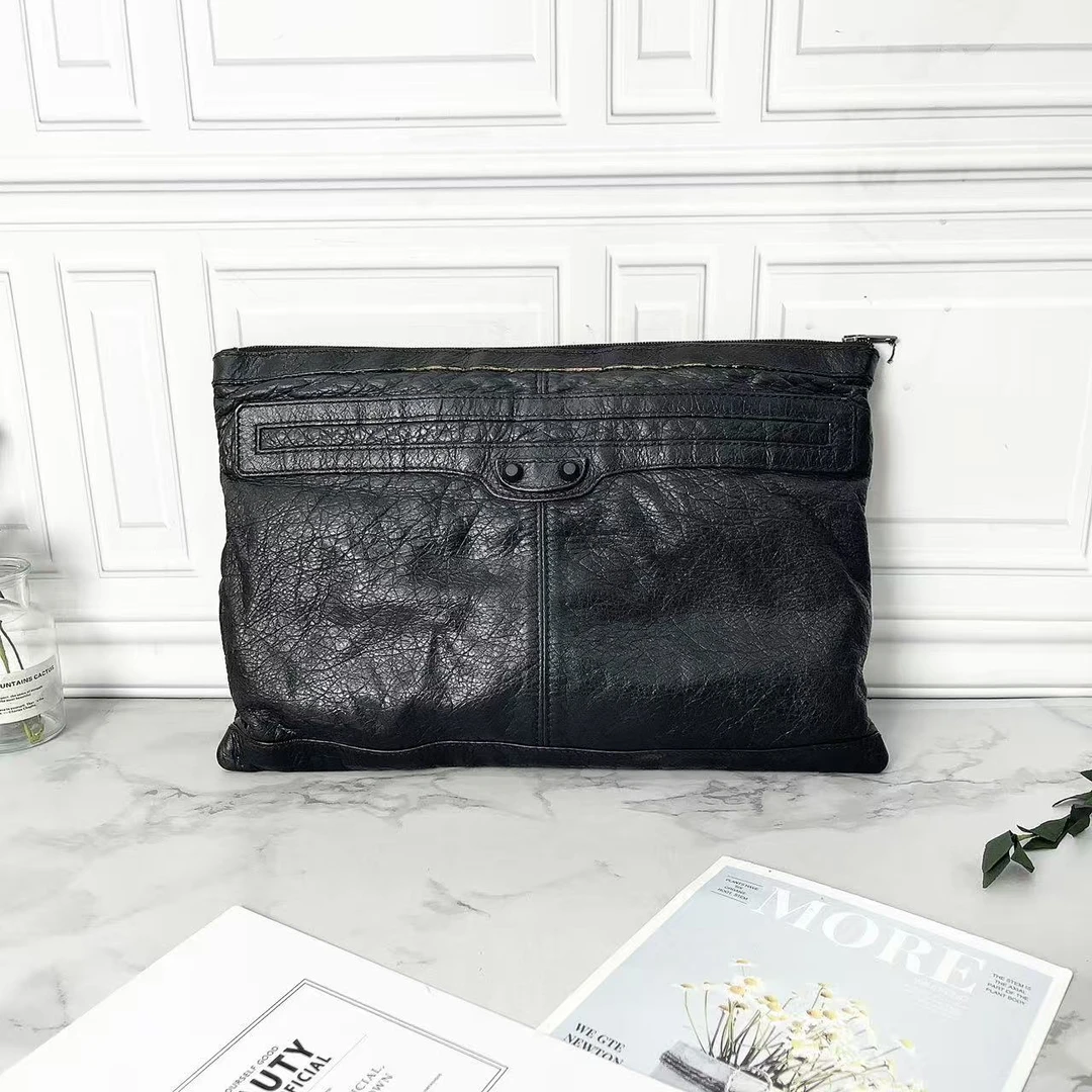 95新 Balenciaga/巴黎世家 做旧黑色机车手拿包