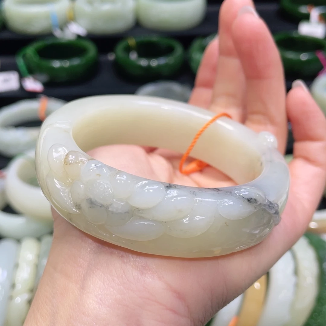 未镶嵌手镯和田玉60