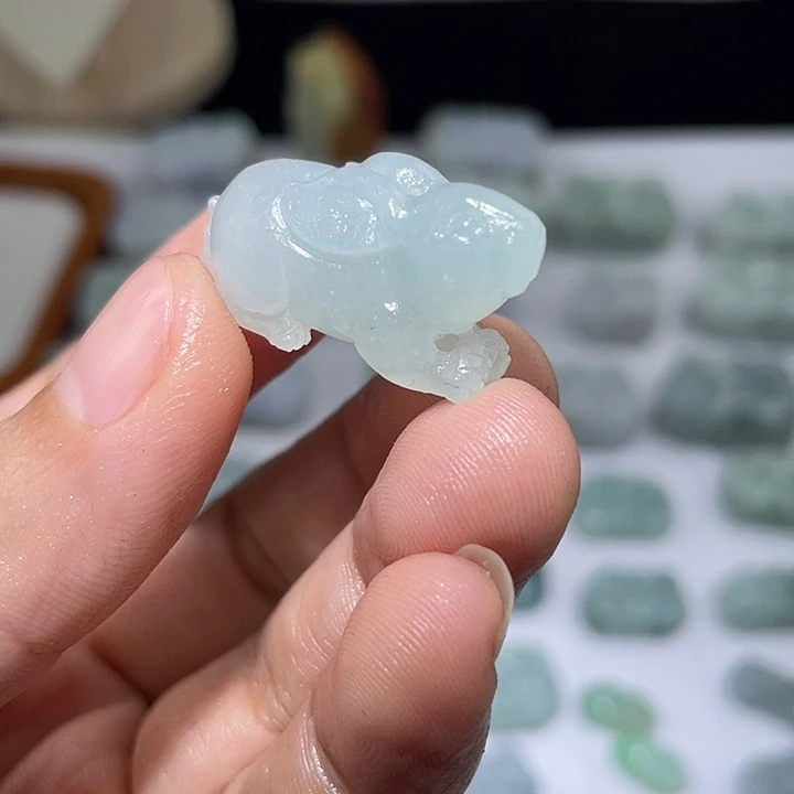 翡翠未镶嵌颈饰兔子12