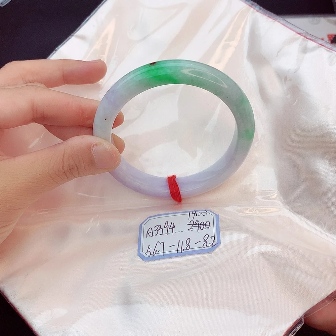 翡翠手镯未镶嵌翡翠