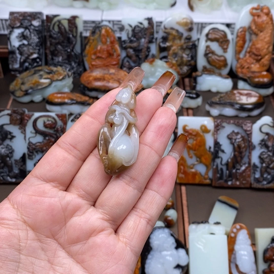 颈饰未镶嵌和田玉