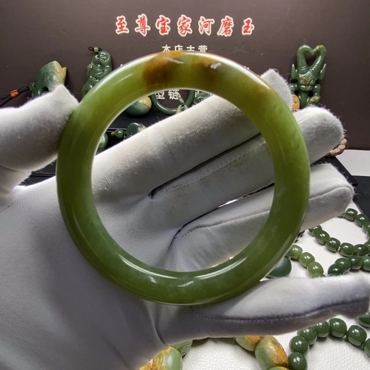 手链未镶嵌岫岩河磨玉（透闪石质玉）