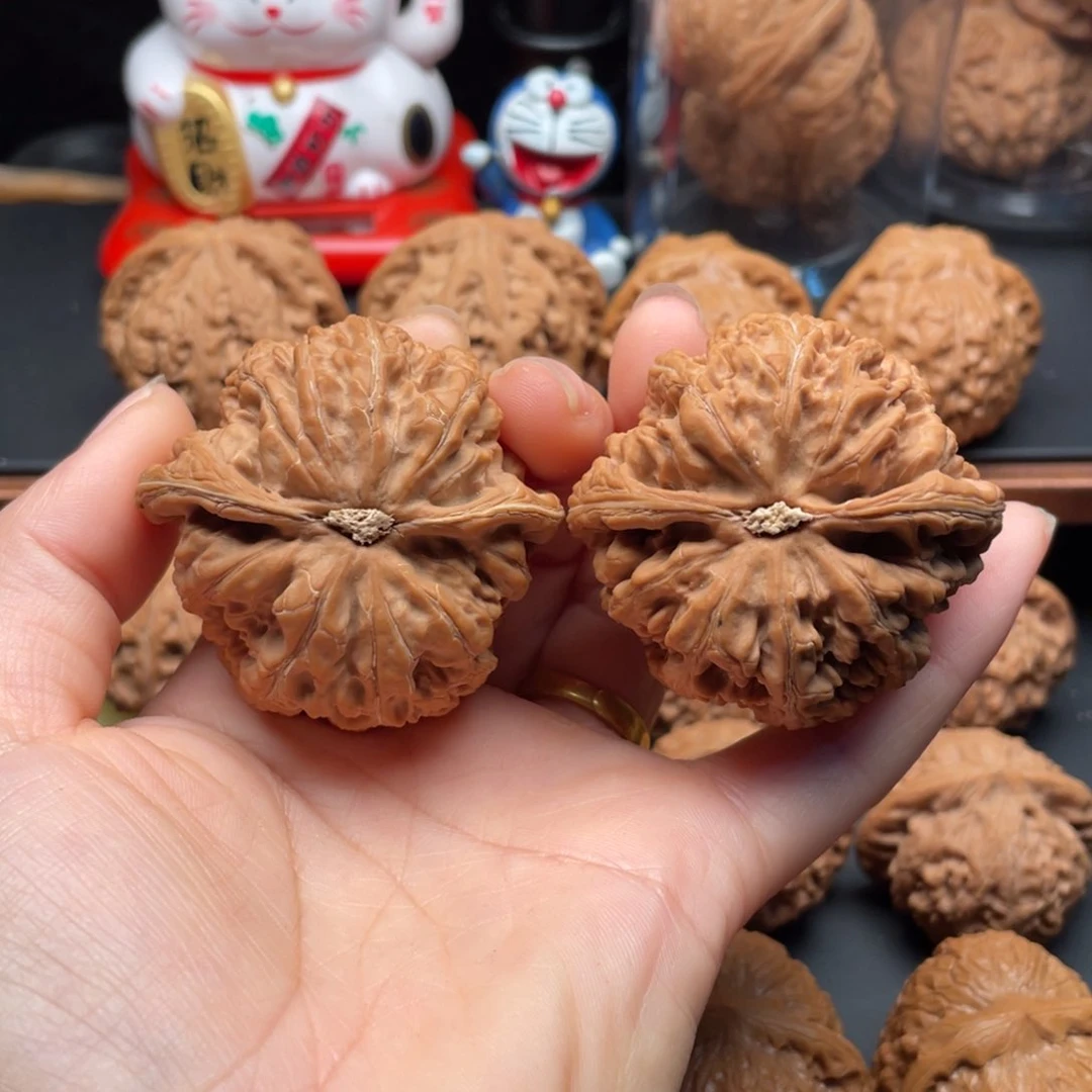 文玩核桃把件T****?大粗筋