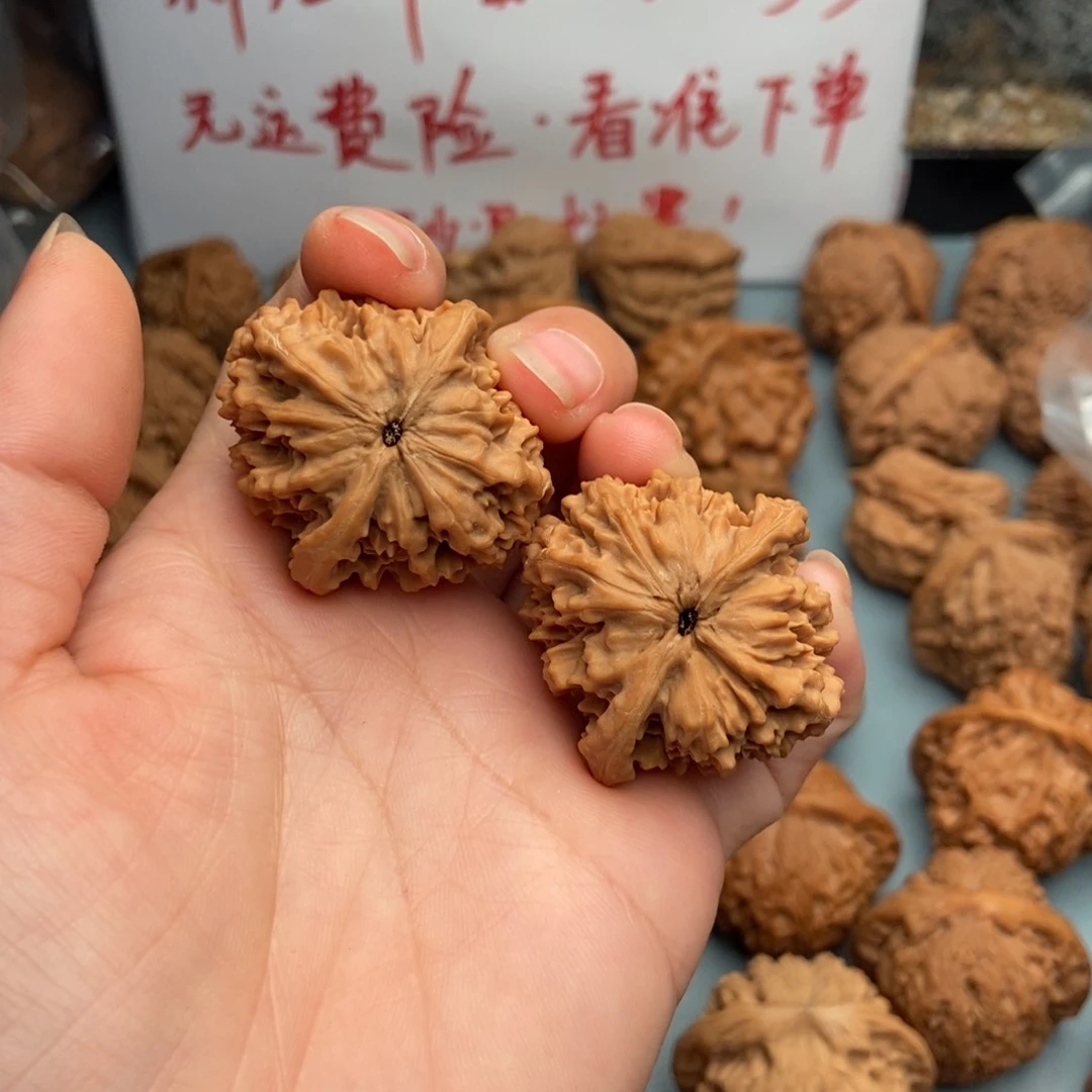 文玩核桃吊坠岳*海皇冠17