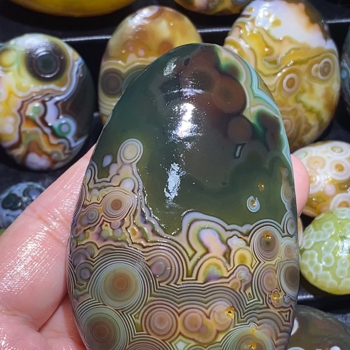 8***8玛瑙/玉髓未镶嵌珠宝半成品