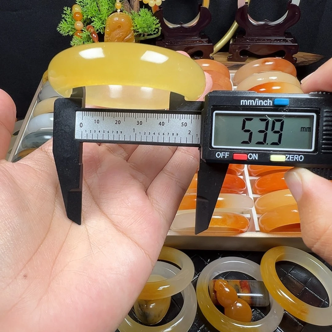 石英质玉（黄龙玉）未镶嵌手镯