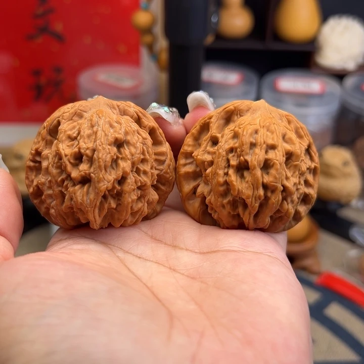 文玩核桃吊坠麦虎