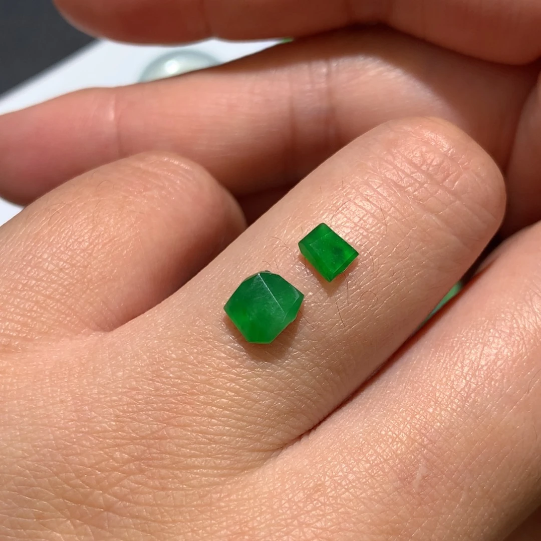 翡翠裸石翡翠切割