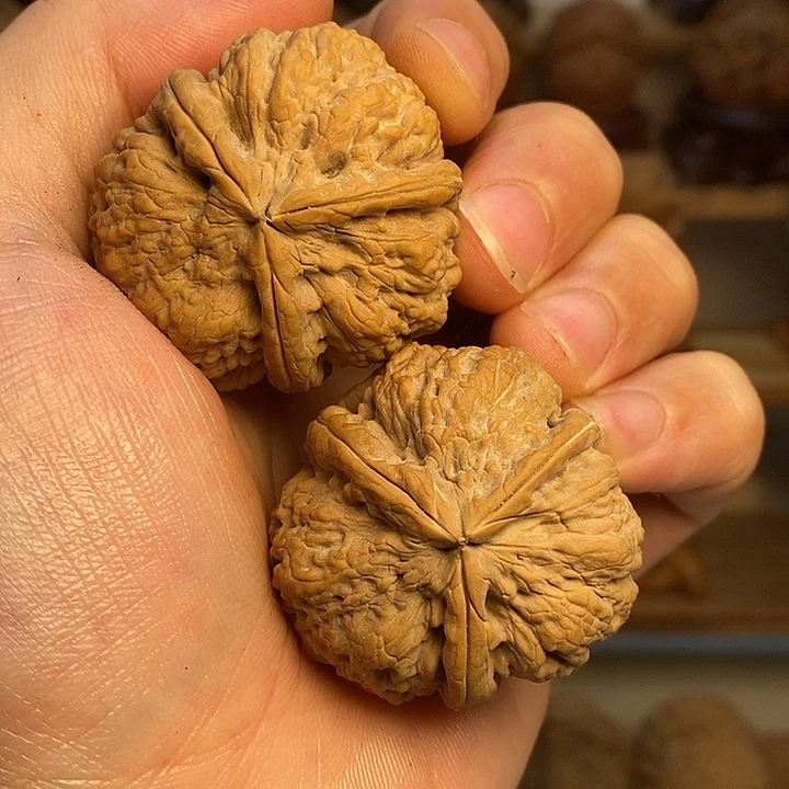 文玩核桃吊坠三棱29