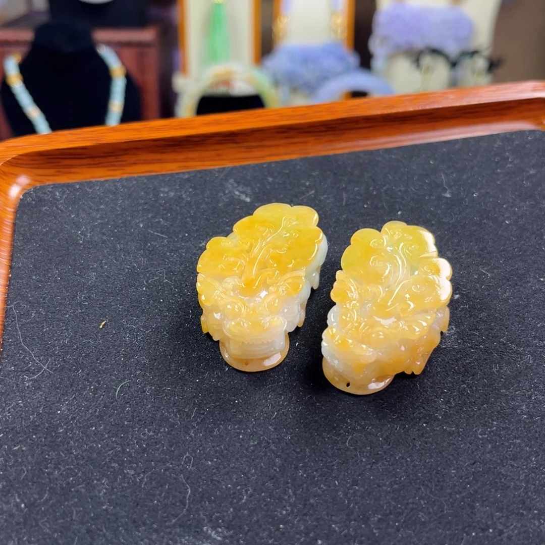 翡翠未镶嵌颈饰冰貔貅一对