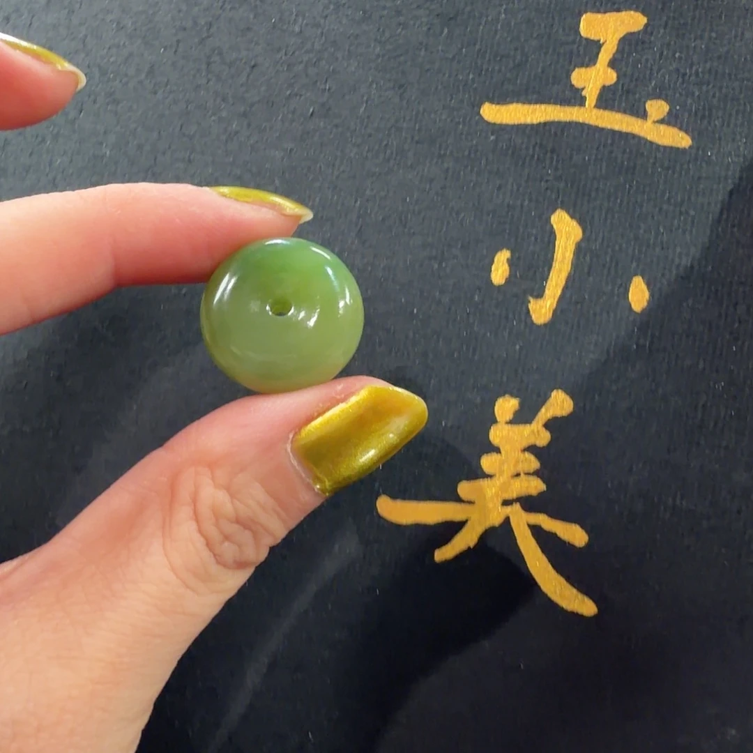 和田玉未镶嵌颈饰黑羊洞