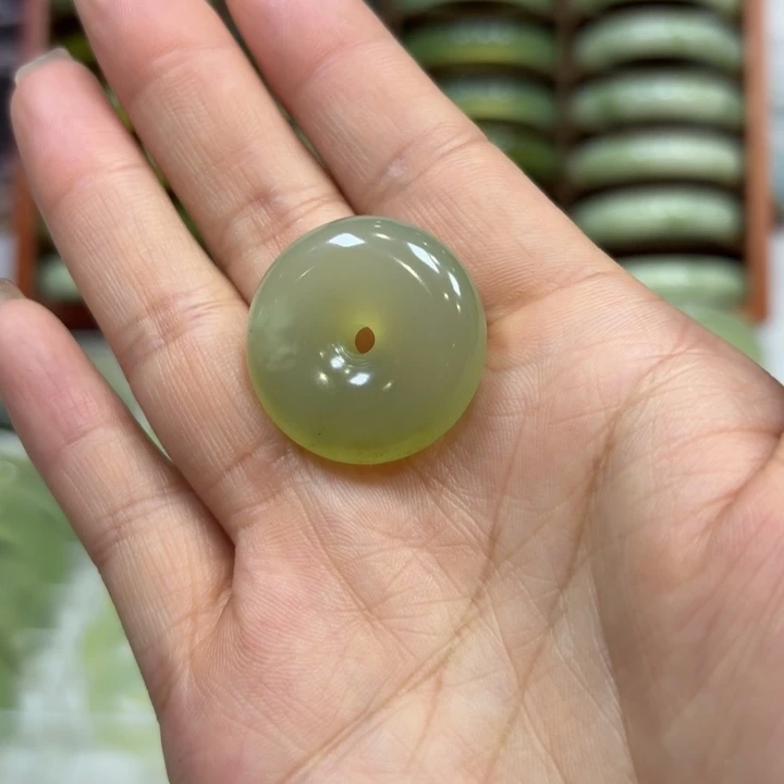 未镶嵌岫玉手镯海****y天然
