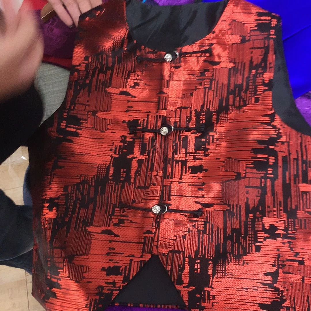 儿童红色马甲处理